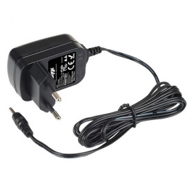 Akyga Power Adapter 5V / 2A 10W 2.5x0.7mm 1.5m Black (AK-TB-21)